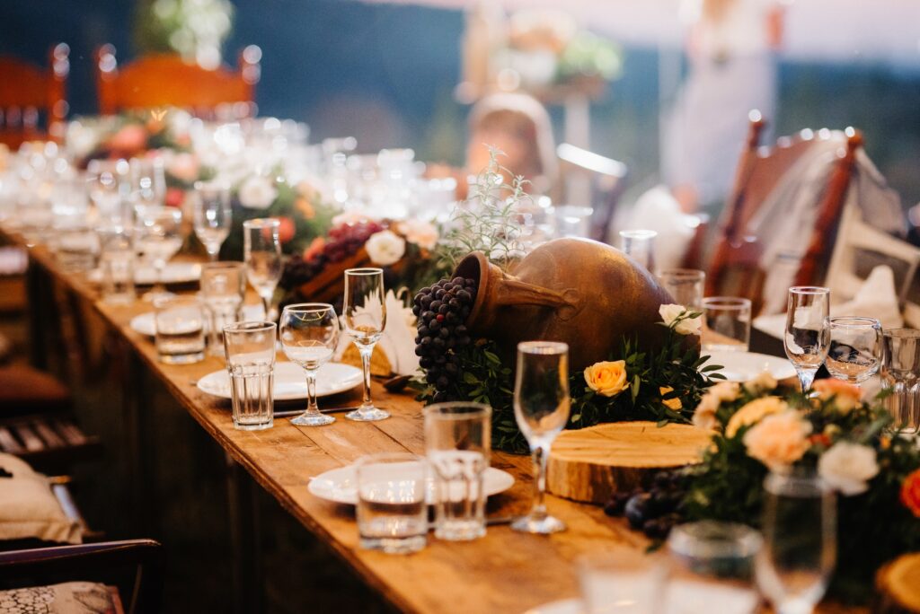 Banquet hall for weddings with decorative elements Banquet hall for weddings with decorative elements
